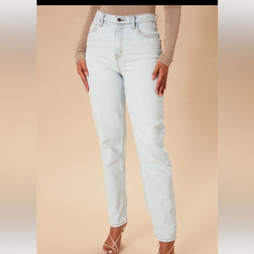 Fashion Nova Mom jeans.